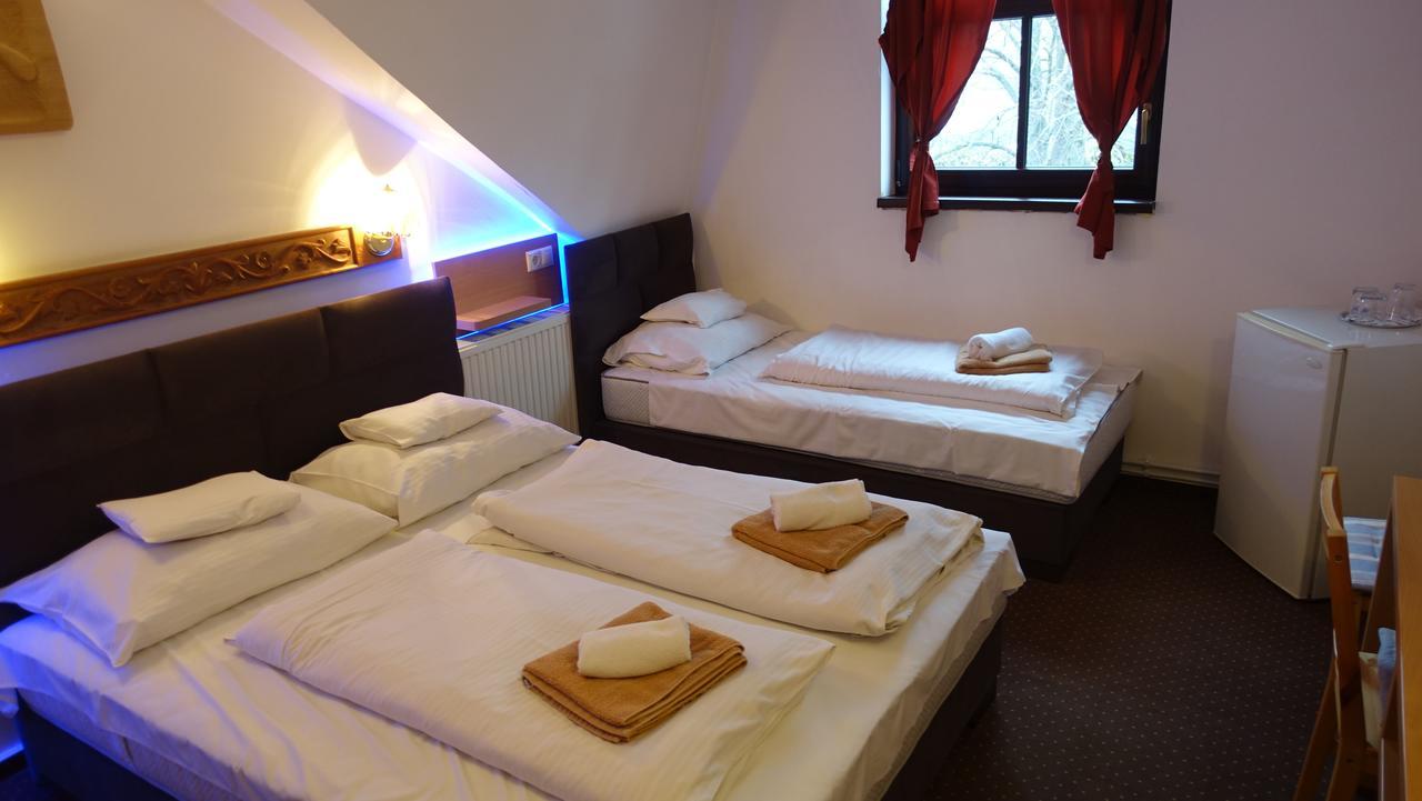 Feszek Fogado - Pension Nest Mosonmagyarovar Ngoại thất bức ảnh