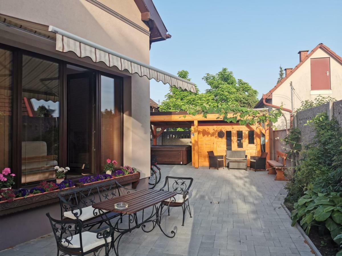 Feszek Fogado - Pension Nest Mosonmagyarovar Ngoại thất bức ảnh